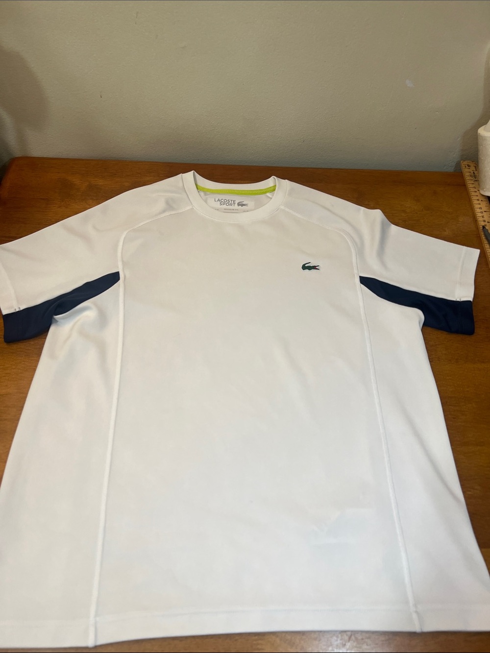 Lacoste Sport Men’s White Short Sleeve Shirt with Navy Accents Size MEDIUM